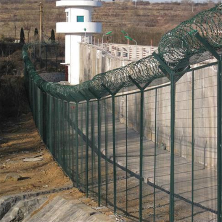 監獄巡邏道防攀爬隔離鋼網墻